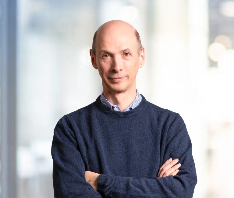 Headshot of Peter Simmons, Chief Executive at CloudAttribution